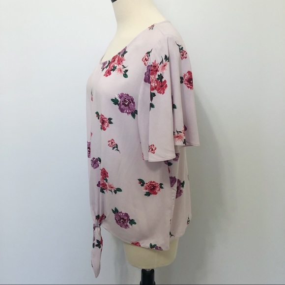 Socialite Floral Tie Front Flutter Sleeve Blouse - Picture 4 of 7
